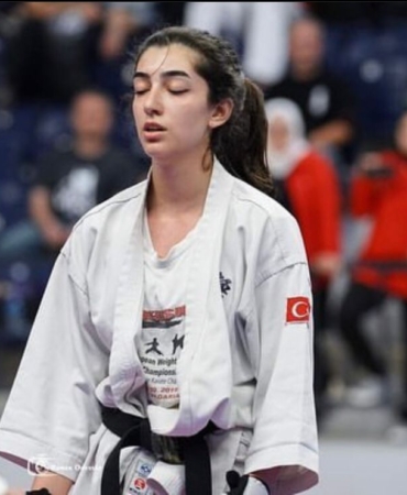 Sinoplu sporcu Kübra Nur, dünya 3.sü