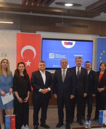 SİNOP’TA ETKİLİ İLETİŞİM BECERİLERİ YÖNTEMLERİ EĞİTİMİ