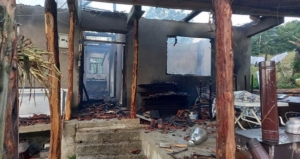 SİNOP’TA AKIL ALMAZ OLAY: YAŞLI ÇİFT ÖNCE ÖLDÜRÜLDÜ, SONRASINDA İSE EVLERİ YAKILDI