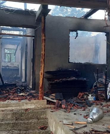 SİNOP’TA AKIL ALMAZ OLAY: YAŞLI ÇİFT ÖNCE ÖLDÜRÜLDÜ, SONRASINDA İSE EVLERİ YAKILDI