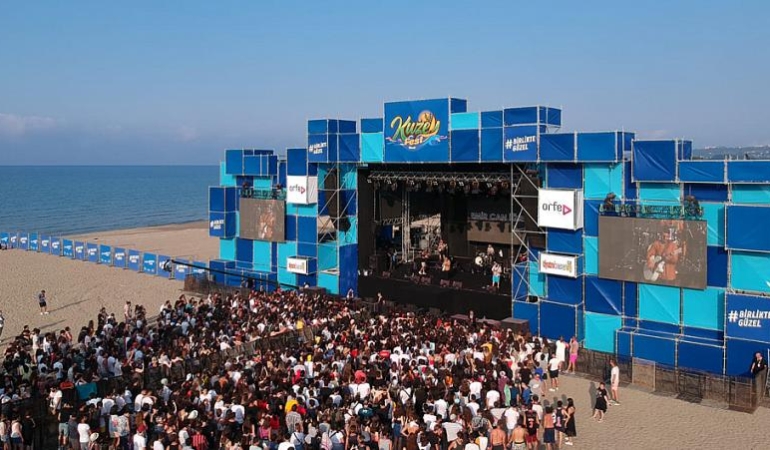 SİNOP'TA KUZEY FEST 4. KEZ YILDIZLAR GEÇİDİNE EV SAHİPLİĞİ YAPIYOR