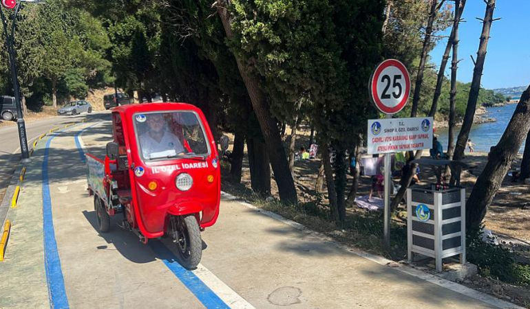 HAMSİLOS TABİAT PARKI VE AKLİMAN PİKNİK ALANI ARASINDAKİ ÇÖPLERE ANINDA MÜDAHALE