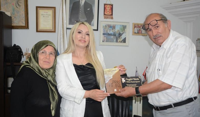 SİNOPLU SANATÇI AYGÜL YÜRÜR, ALBÜM TANITIM GECESİ DÜZENLEYECEK