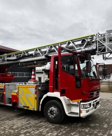 Gurbetçilerden belediyeye itfaiye aracı hibesi