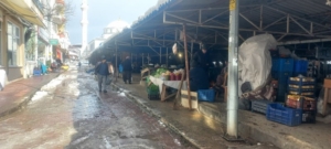 Gerze pazarında kar durgunluğu yaşandı