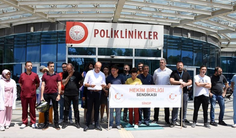 GÖREV BAŞINDA ÖLDÜRÜLEN DOKTOR EKREM KARAKAYA SİNOP’TA ANILDI