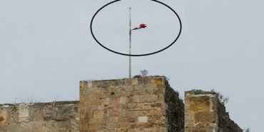DEFORME OLAN TÜRK BAYRAĞI TEPKİ ÇEKİYOR