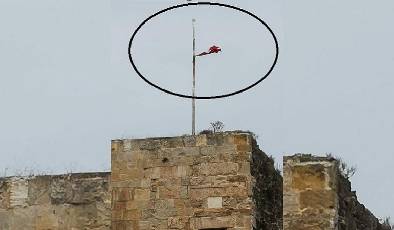 DEFORME OLAN TÜRK BAYRAĞI TEPKİ ÇEKİYOR