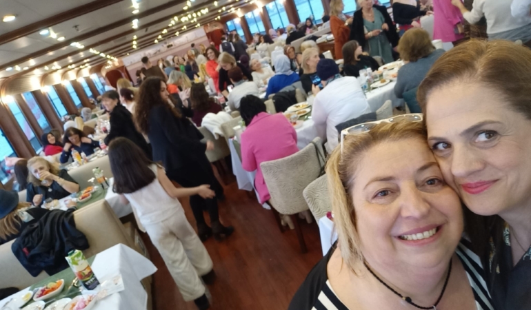 Samsun’da yaşayan Sinoplu kadınlar depremzedeler yararına buluştu