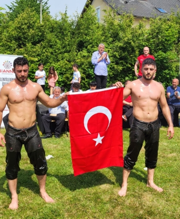 Sinoplu güreşçiler Avusturya'da er meydanına çıktı