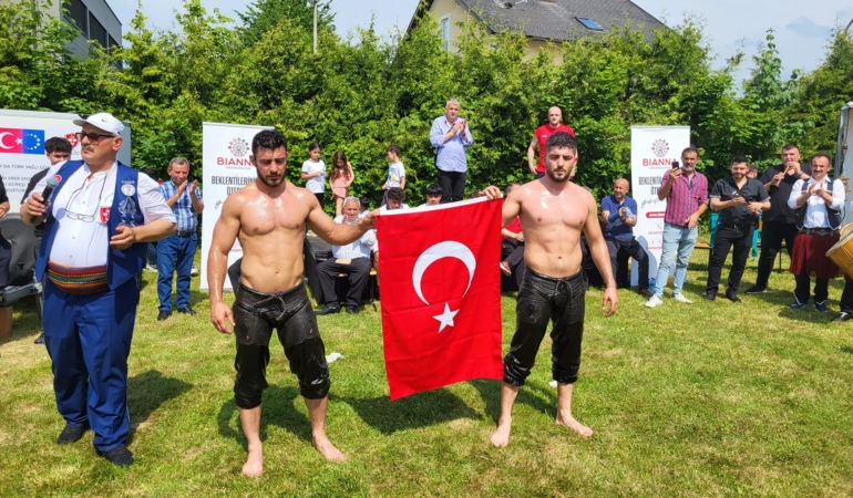 Sinoplu güreşçiler Avusturya’da er meydanına çıktı