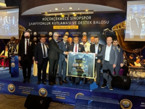 Küçükçekmece Sinopspor'dan şampiyonluk balosu