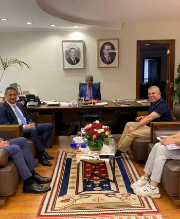 Maviş ve Karaömeroğlu Bakan Yardımcısı Nadir Alparslan'i ziyaret etti