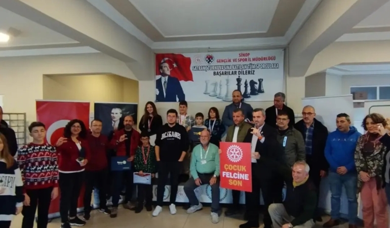 Sinop İnsan Hakları Günü Satranç Turnuvası sona erdi
