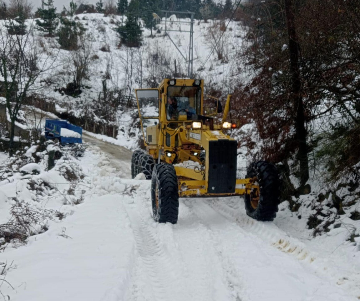 Sinop'ta kar nedeniyle 67 köy yolu ulaşıma kapalı