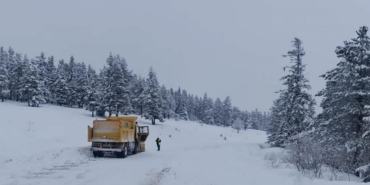 Sinop’ta kar köy yollarını kapattı