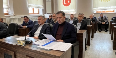 Üçüncüoğlu bu kez grup başkanı olarak meclise döndü!