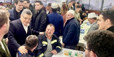 Vali Özarslan köylülerle iftarda buluştu