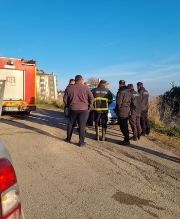 DUMAN ÇIKARAN ARAÇ PANİĞE NEDEN OLDU