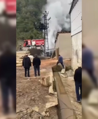 TRAFODA ÇIKAN YANGIN PANİK YARATTI