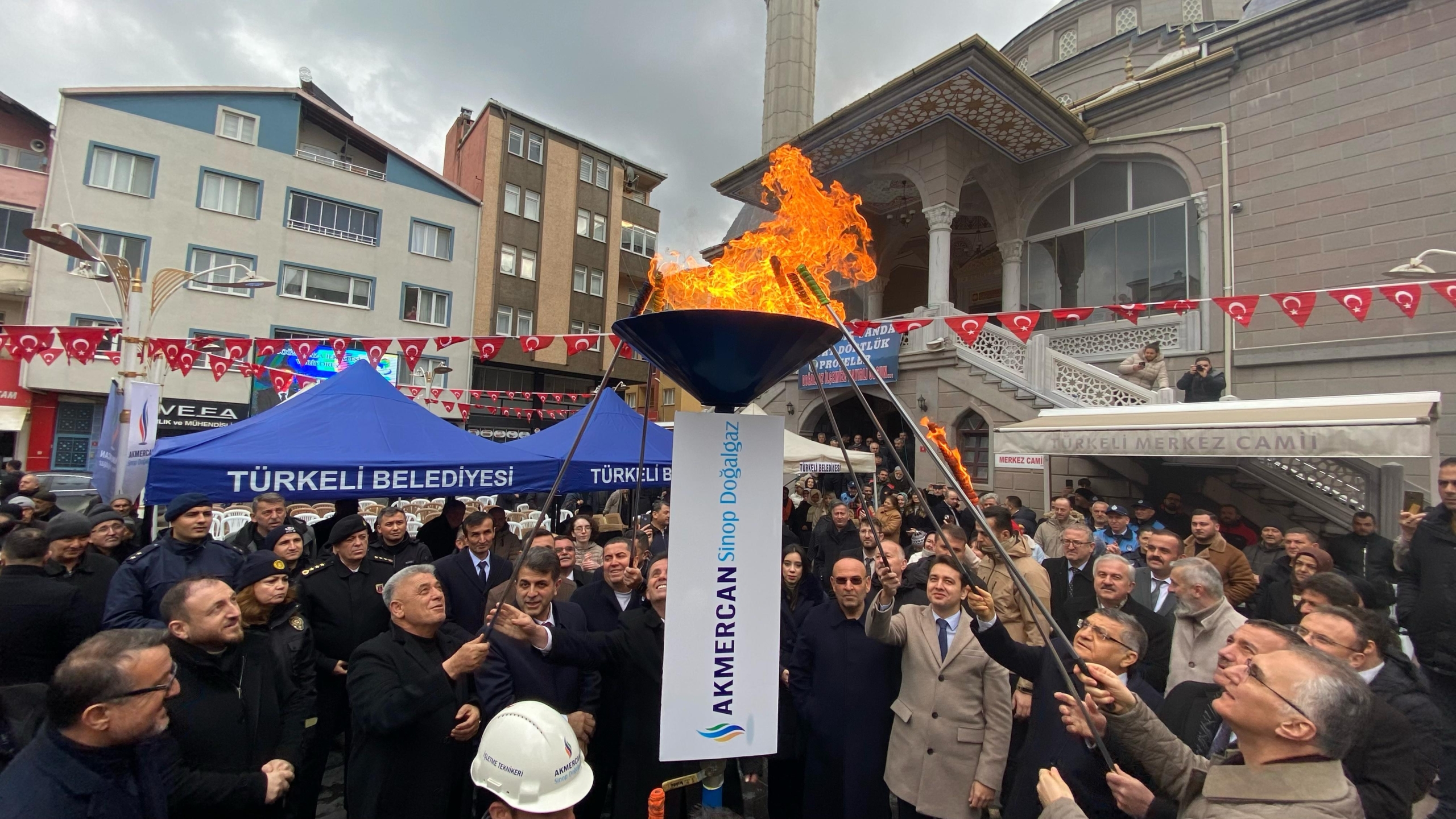 Sinop'un ilçesinde konutlara ilk doğal gaz verildi