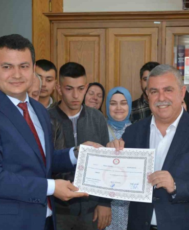 AK Parti’li Nazım Maviş 3. kez mazbatasını aldı