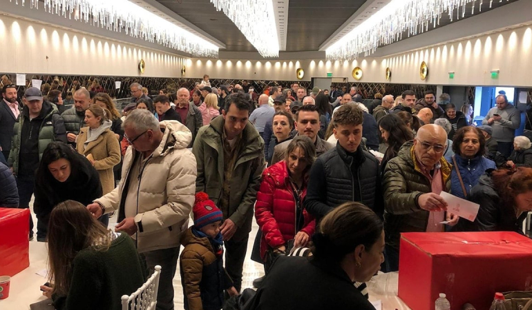 Görüntüler Avrupa’dan! İmamoğlu için sandığa gittiler