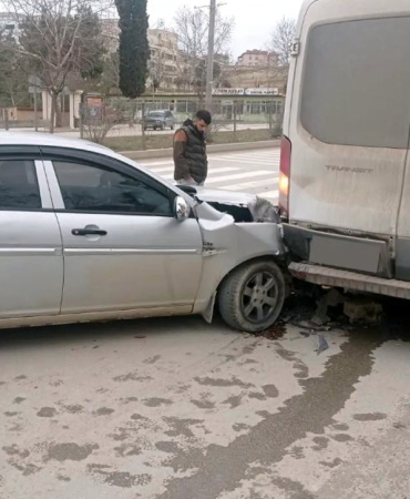 Çarpışan araçlarda maddi hasar oluştu