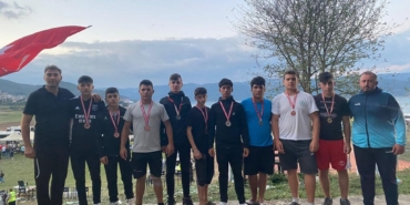 Sinoplu güreşçiler Türkiye Şampiyonasından madalya ile döndü