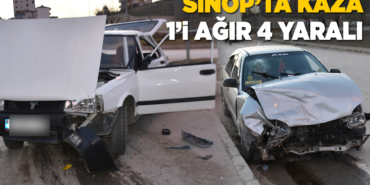 Sinop'ta iki otomobil kavşakta çarpıştı