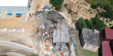 SİNOP’TA İNŞAAT FİRMASINA AİT DEPO YANARAK KULLANILAMAZ HALE GELDİ