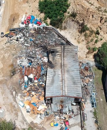 SİNOP’TA İNŞAAT FİRMASINA AİT DEPO YANARAK KULLANILAMAZ HALE GELDİ