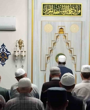 Teravih namazını doktor kıldırdı