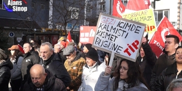 CHP GÖZALTINA ALINAN EKREM İMAMOĞLU İLE İLGİLİ YÜRÜYÜŞ DÜZENLEDİ!