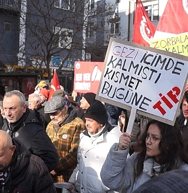 CHP GÖZALTINA ALINAN EKREM İMAMOĞLU İLE İLGİLİ YÜRÜYÜŞ DÜZENLEDİ!