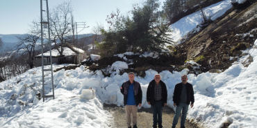 SİNOP’TA YOLU KAPATAN HEYELAN HAVADAN GÖRÜNTÜLENDİ