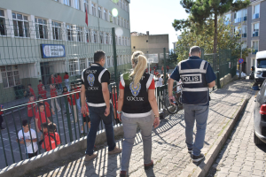 SİNOP’TA OKUL ÇEVRELERİNDE DENETİMLER SÜRÜYOR