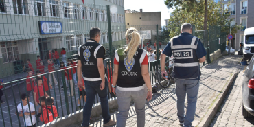 SİNOP’TA OKUL ÇEVRELERİNDE DENETİMLER SÜRÜYOR