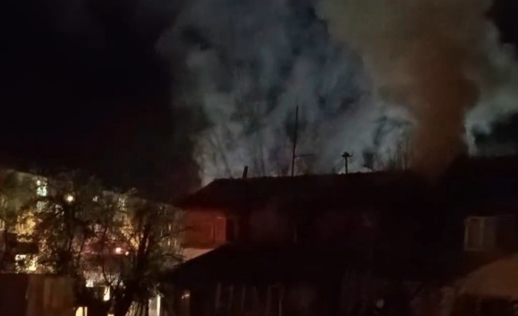 İki katlı binada yangın çıktı