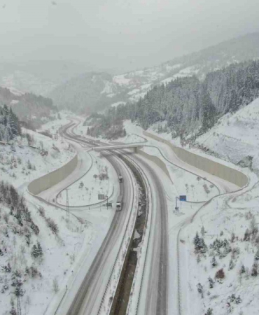 Ilgaz Dağı’nda kar yarım metreyi aştı.