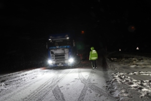 Kop Dağı Geçidi'nde kar ve tipi engeli