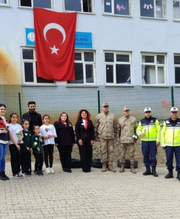 Öğrencilere "Trafik Dedektifleri Projesi" anlatıldı