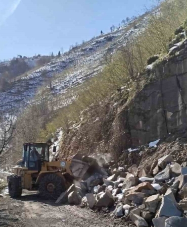 Ordu’da kar yağışı sonrası çok sayıda heyelan yaşandı