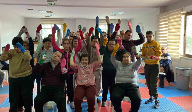 Özel bireylere farkındalık atölyesi düzenlendi