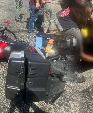 Kamyonetle motosiklet çarpıştı: 1 ağır yaralı