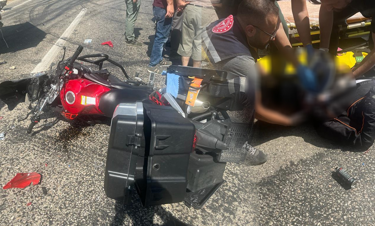Kamyonetle motosiklet çarpıştı: 1 ağır yaralı