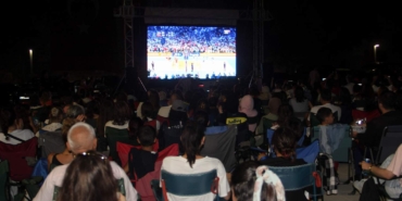 Sinoplular tek yürek filenin sultanlarını izledi