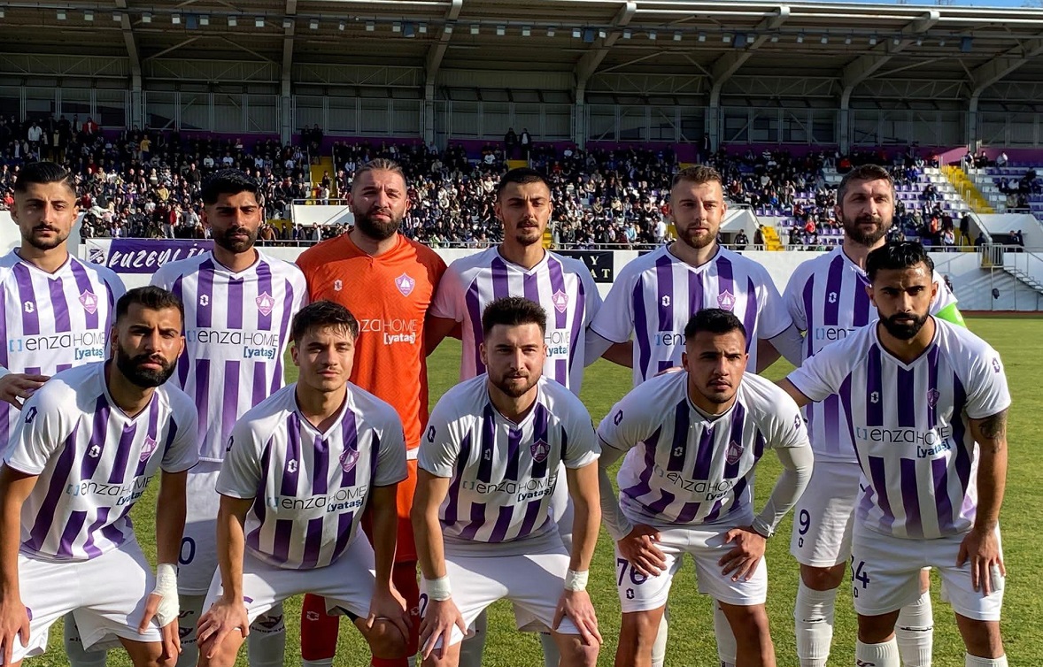 Sinopspor deplasmandan beraberlikle döndü