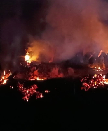 Sinop’ta çıkan yangında bir ev küle döndü
