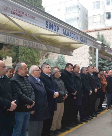 Sinoplular şehit Filistinliler için gıyabi cenaze namazı kıldı